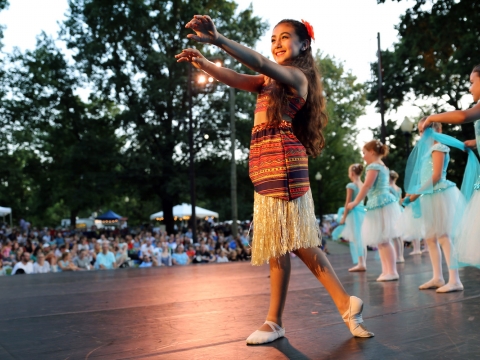 Performers on stage at Ballet Under the Stars at Woodland Park